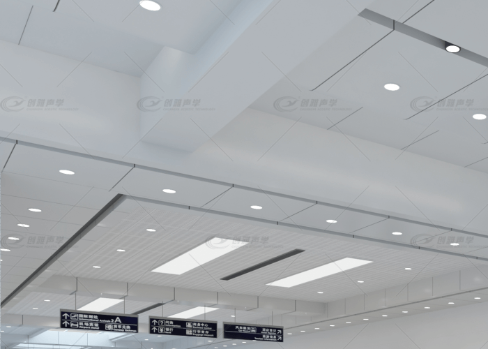 機場過道中的高效無縫吸音板應用