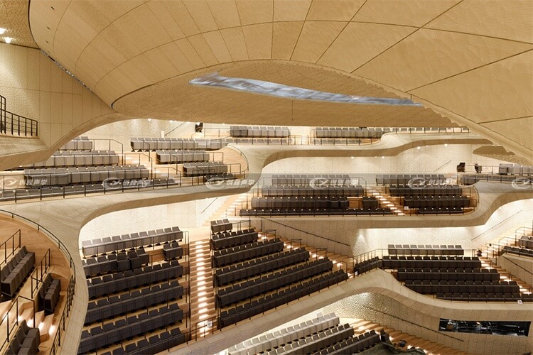 音樂廳的聲學革命：微粒吸音板重塑音樂體驗